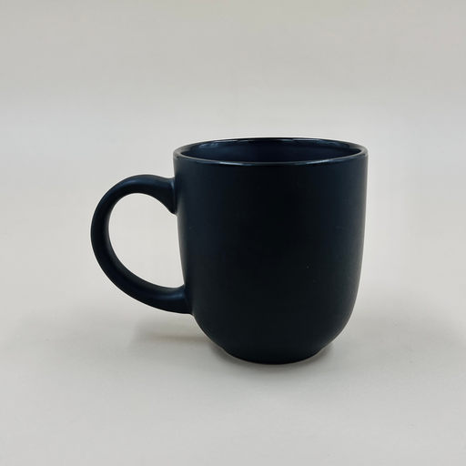 Tasse en céramique noire